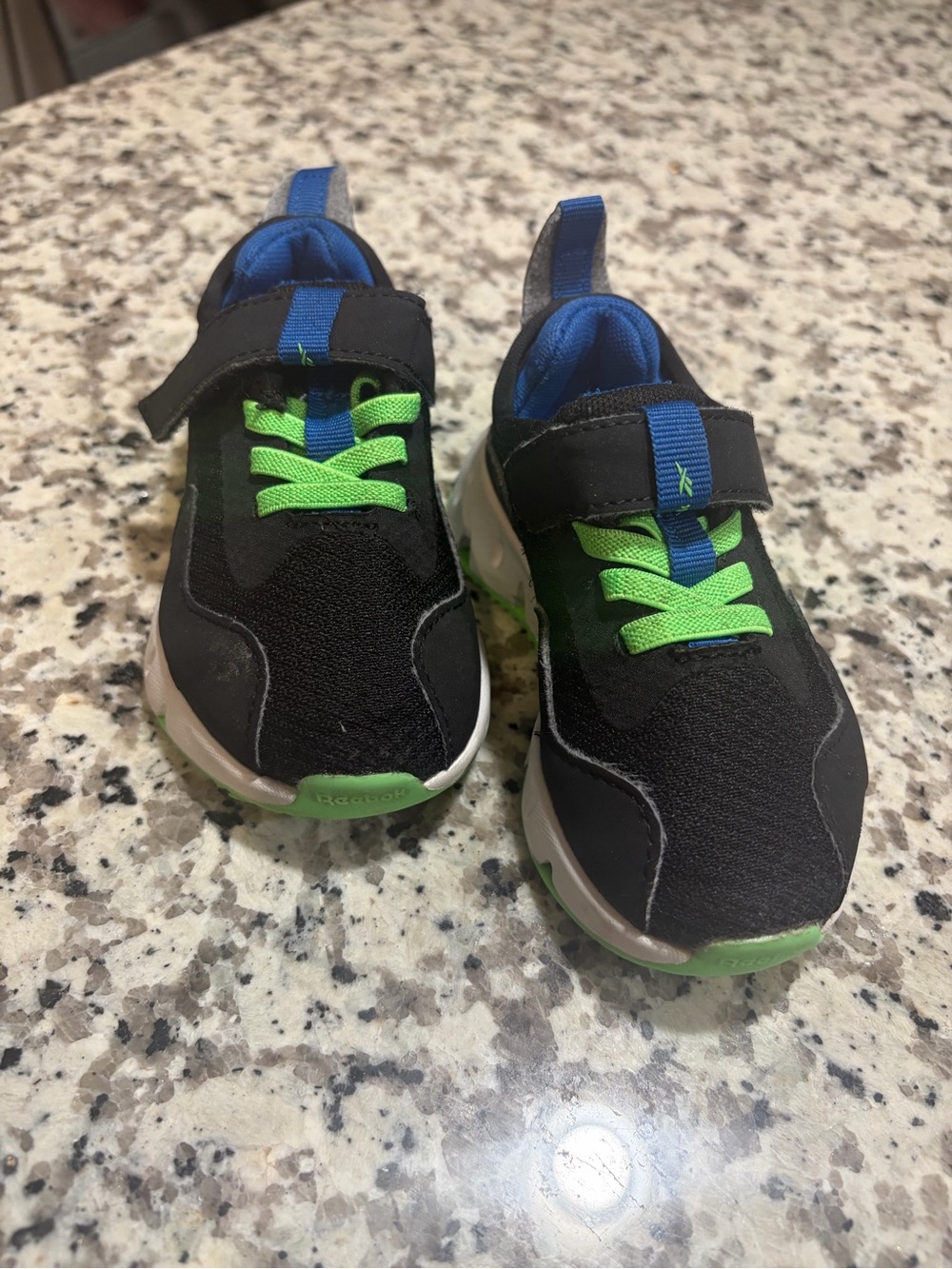 Reebok Toddler Size 6 Sneakers